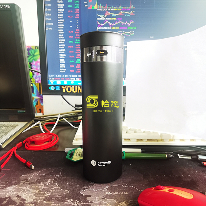 曲面丝印水杯上丝网印刷